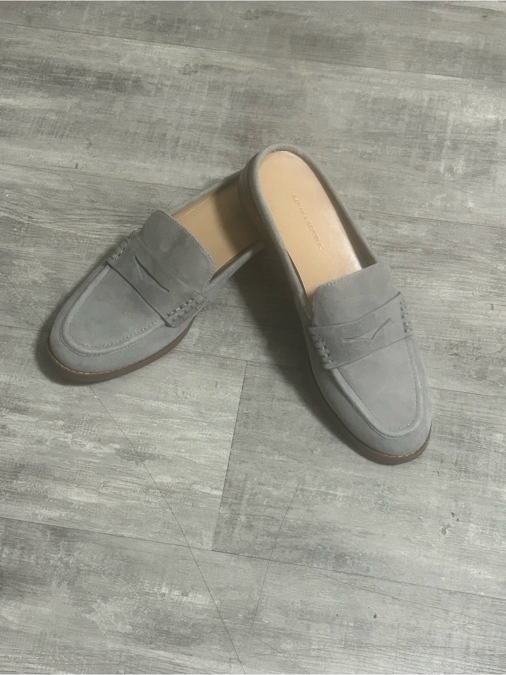 Banana Republic Gray Suede Penny Loafers Size 7.5
